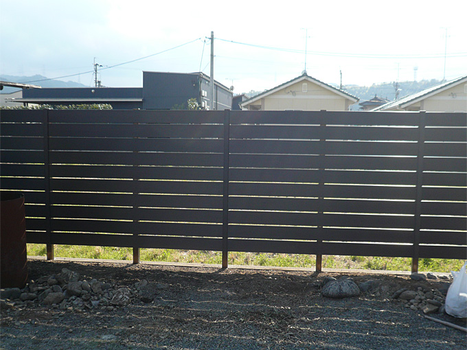 上益城T様邸 お庭のフェンス施工例　完成となります。近隣からの目隠しや防犯対策にもなりますね。</h3></a>