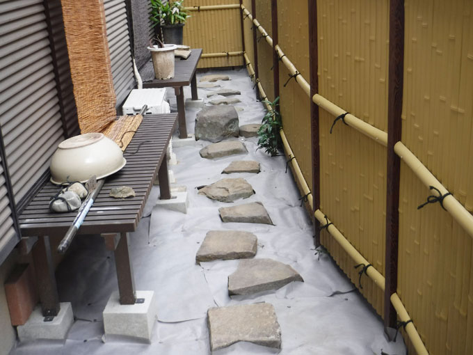 熊本市中央区S様邸　除草対策と庭園作り 防草シート貼り